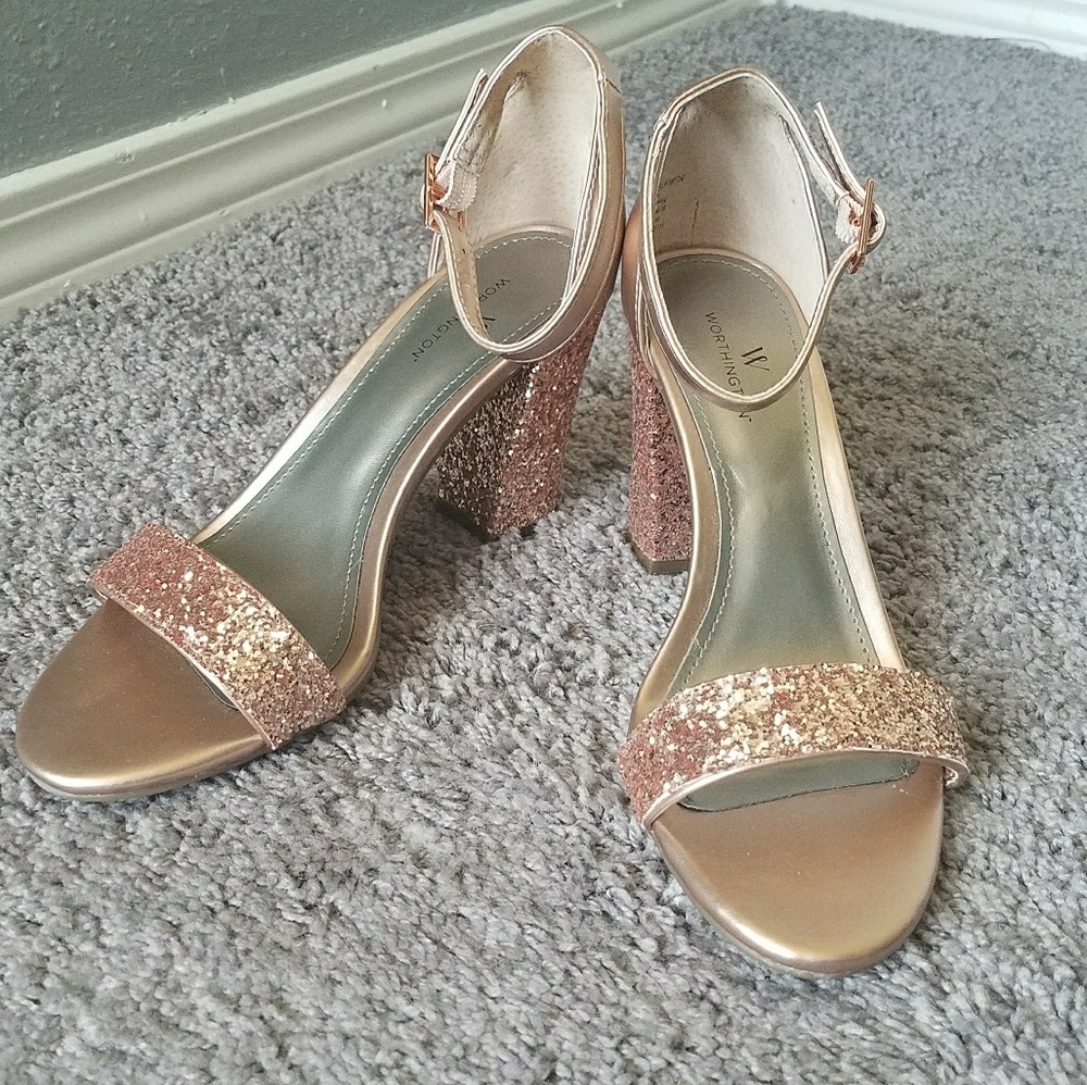 Heels - Picture 2 of 4